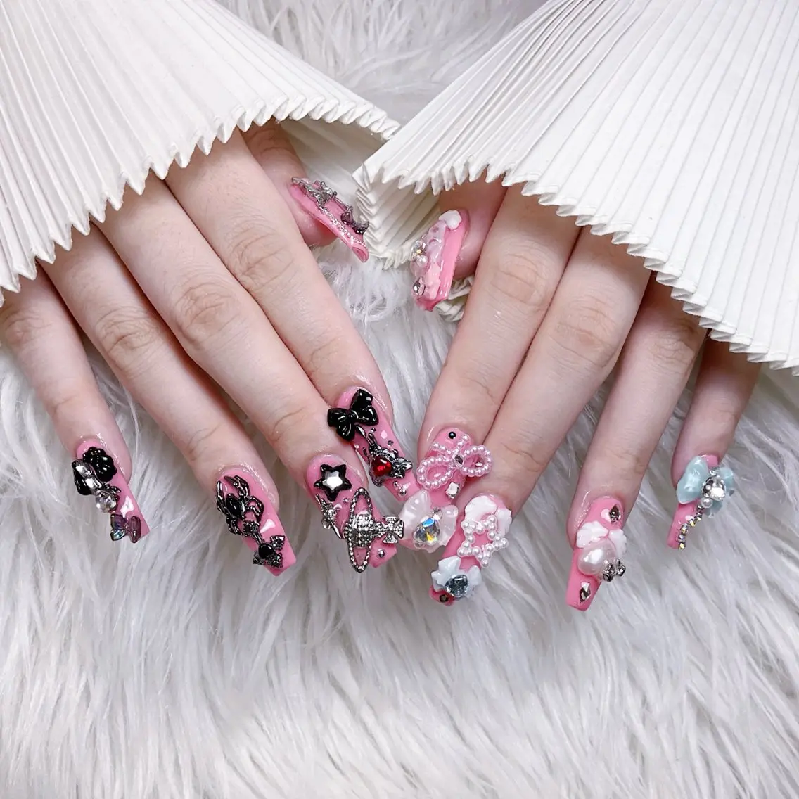 ネイル ハンドネイル 🍭Yun nail hyejin🌸のネイルデザイン