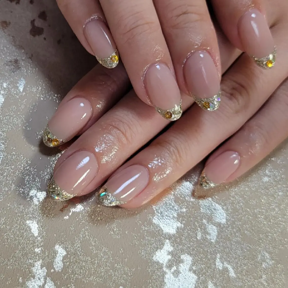 ネイル フレンチネイル ガラスフレンチ ネイルサロンほっこり kanaのネイルデザイン