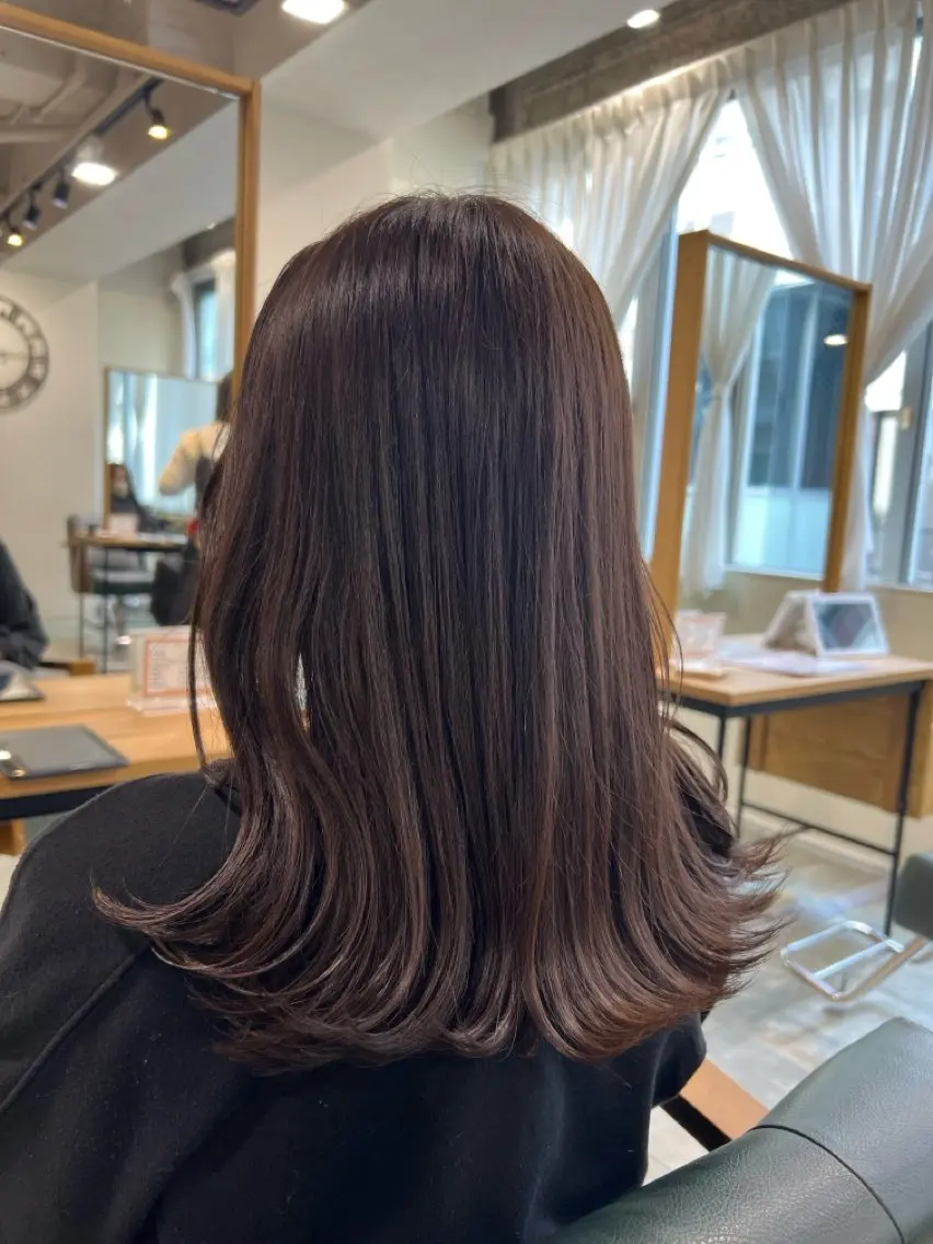 セミロング REINA / CIELのヘアスタイル