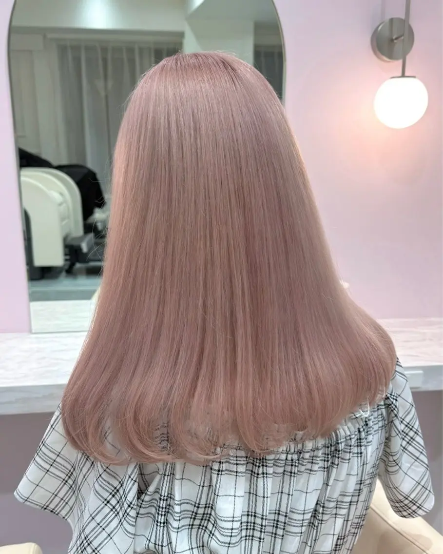 ロング カラー ブリーチ 透明感カラー ハイトーンカラー ヘアカラー ハイトーンカラー💞 くるみ🎀のヘアスタイル