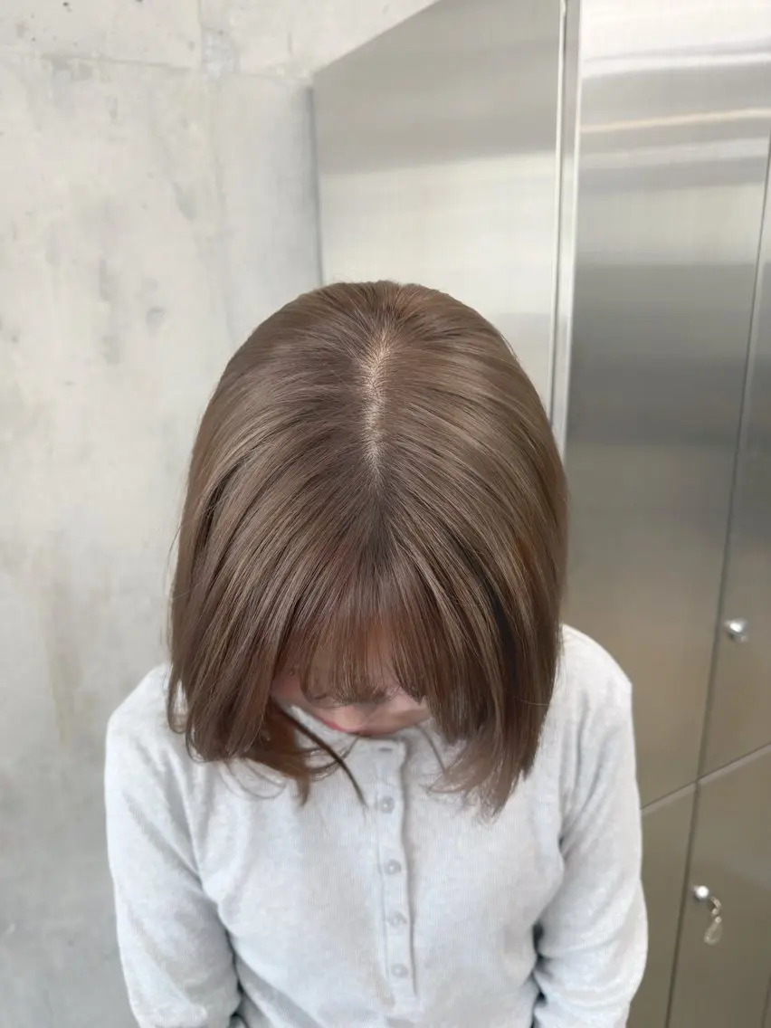 ミディアム カラー ベージュカラー ブリーチ ミルクティーベージュ ヘアカラー トリートメント 高橋大樹/グレー ジュ/ブリーチなしのヘアスタイル