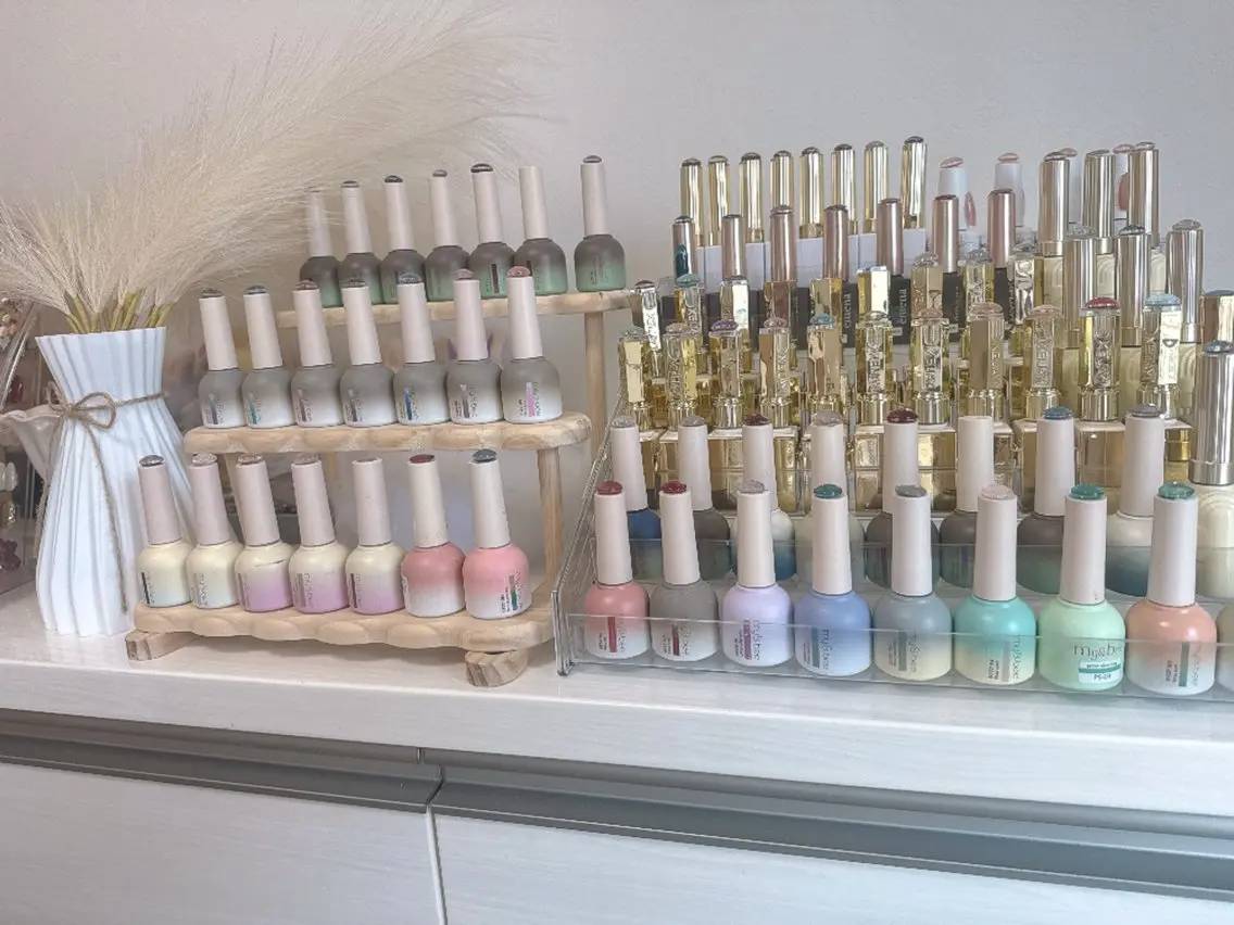 ネイル フットネイル フレンチネイル ガラスフレンチ キラキラネイル 韓国ネイル フットネイル Queeens nailのネイルデザイン