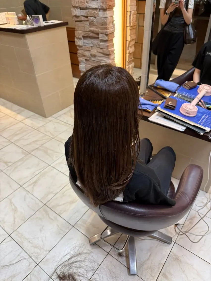 デザインカット＋酸性ストレート🧝‍♀️✂️の写真