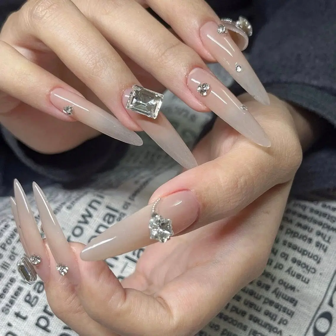 ロング 韓国風ヘア ハンドネイル Aila Nail ShinOkuboのネイルデザイン