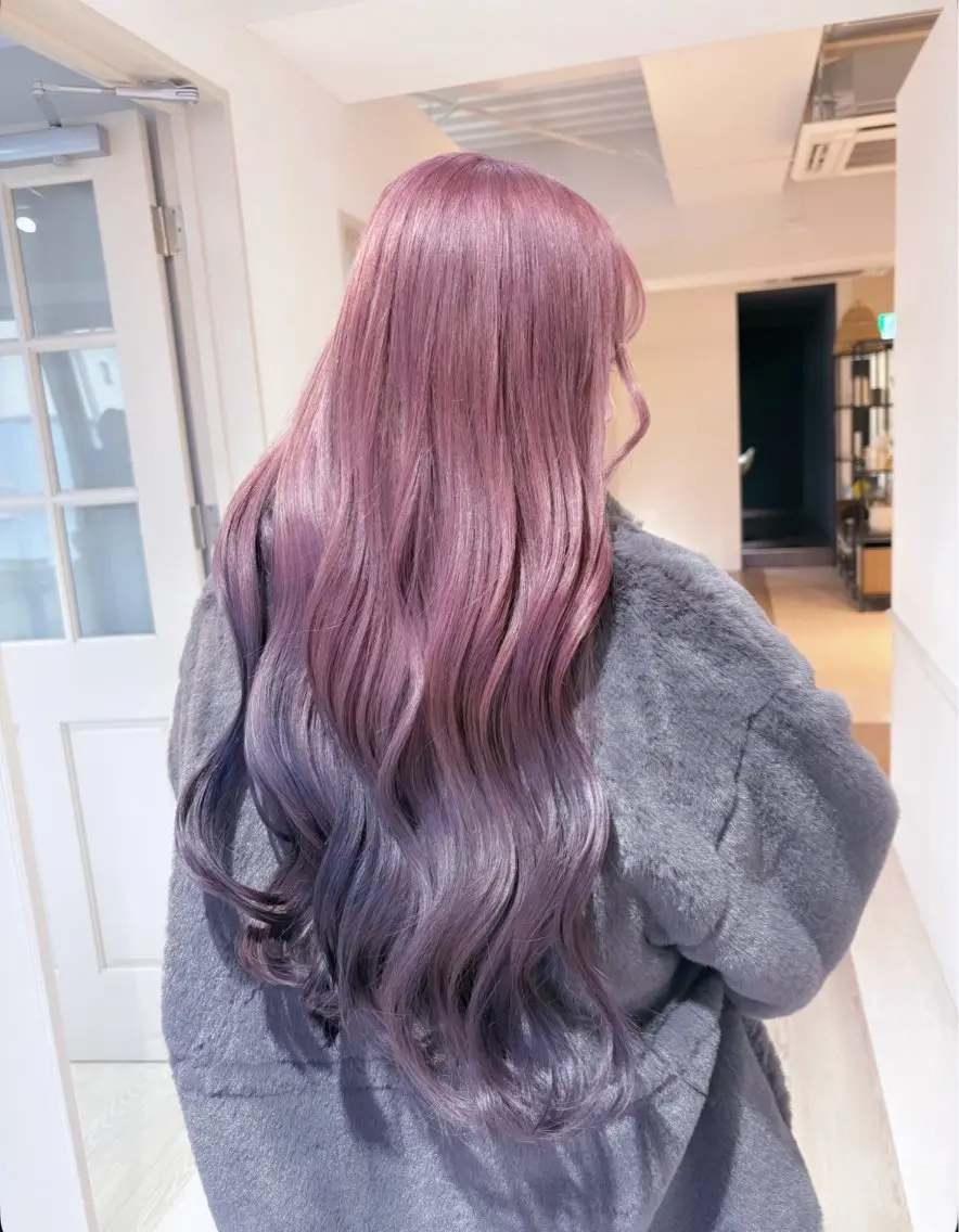 ロング ニトウ レイナのヘアスタイル