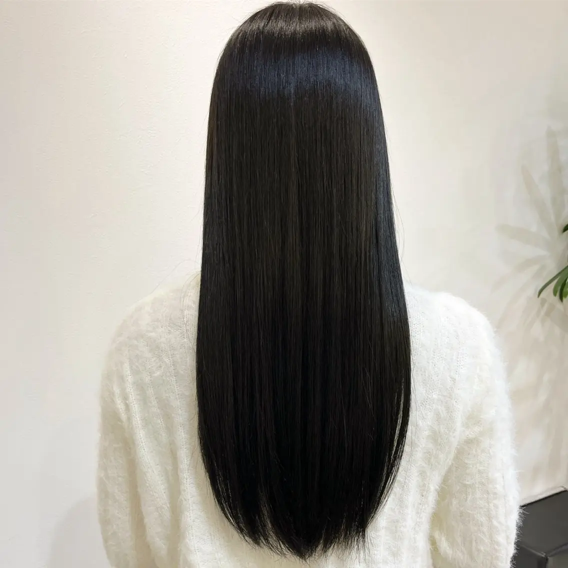 カラー 黒髪 高村 りなのヘアスタイル
