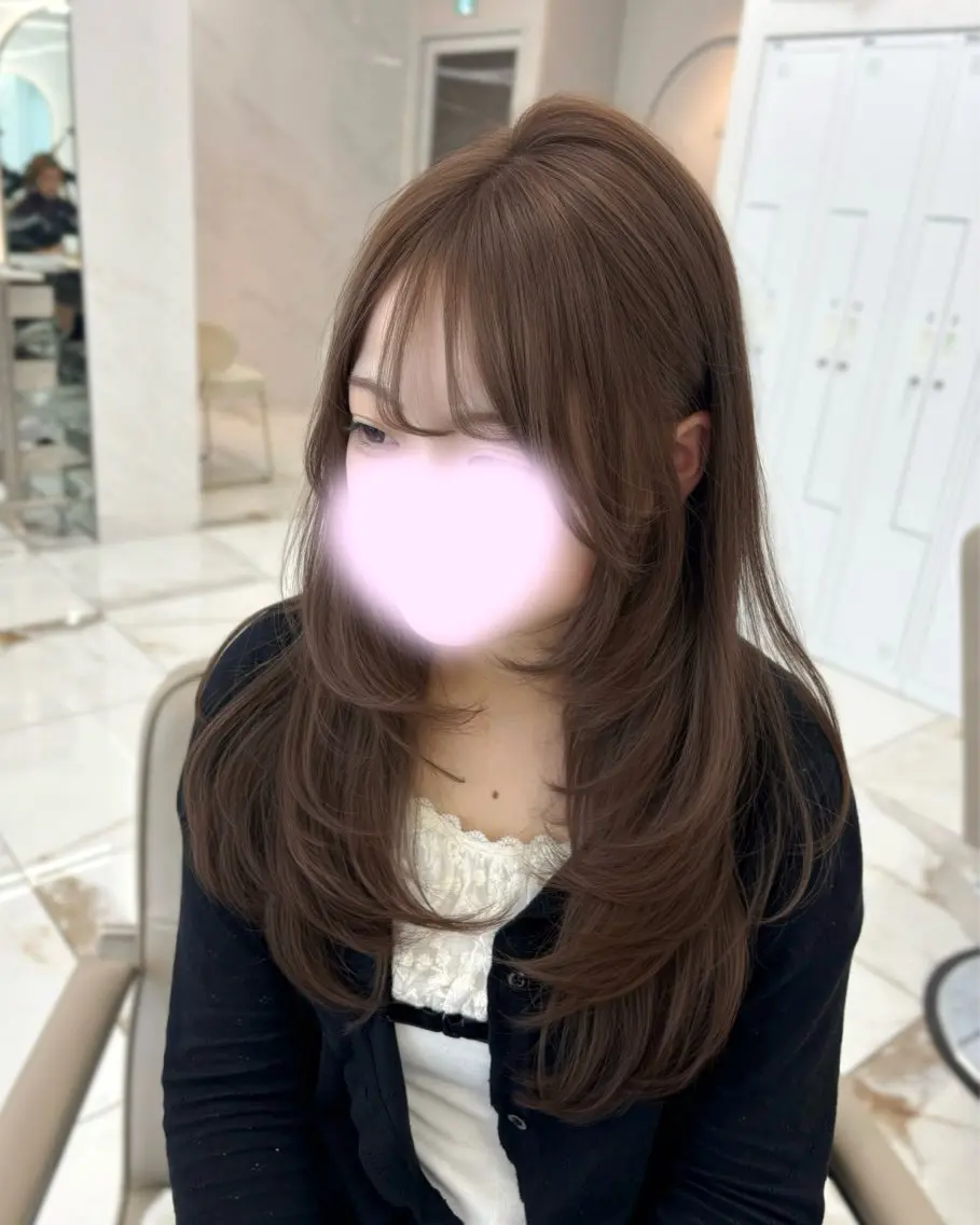 ロング カラー ブリーチ グレージュ シアーグレージュ 卒業式のヘアスタイル 韓国風ヘア カット ヘアカラー トリートメント ちい/韓国レイヤー /ベージュ/顔まわりのヘアスタイル
