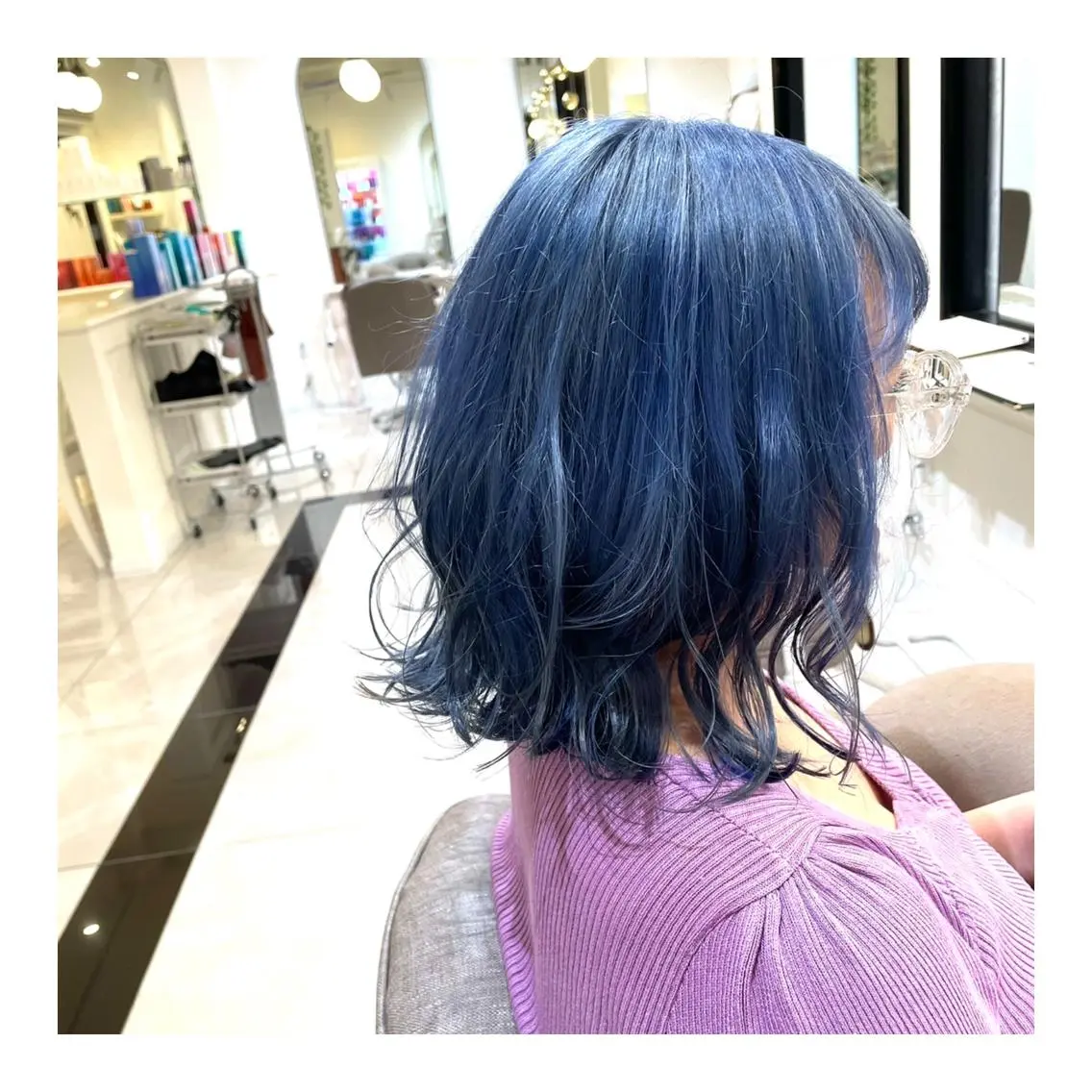 ミディアム カラー ブルーカラー ハイトーンカラー ラベンダーカラー 心斎橋/ブリーチなし 髪質改善/レイヤーのヘアスタイル