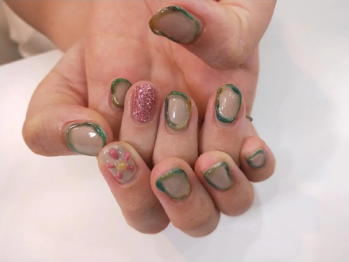 ネイル ハンドネイル ハンドケア はばすみれ🎀ﾈｲﾙ 光ﾌｪｲｼｬﾙ ﾍｱのネイルデザイン
