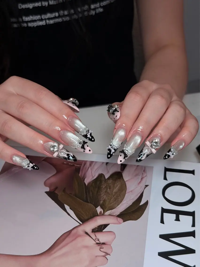 ネイル チークネイル ドット フレンチネイル グラデーション ハート ハンドネイル Julli NailStudioのネイルデザイン