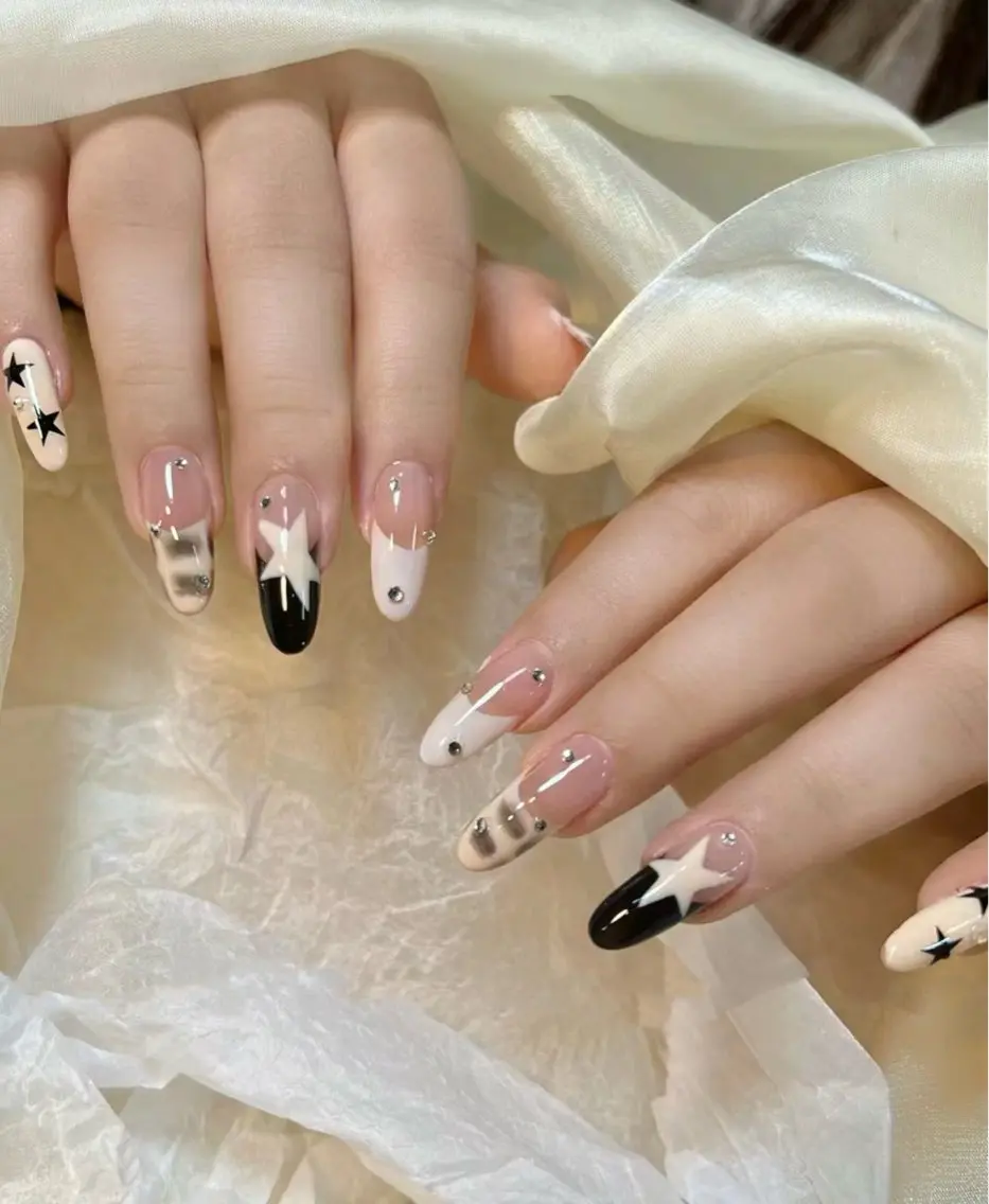 ネイル アートネイル 韓国ネイル 水色 ロングネイル マグネットネイル ハンドネイル ハンドケア NailDemure 【銀座店】のネイルデザイン