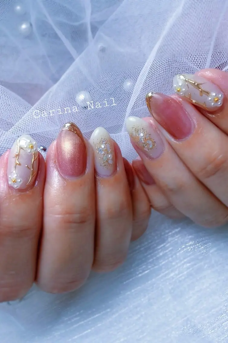 ネイル ゴールド ラメ(グリッター) Carina Nailのネイルデザイン