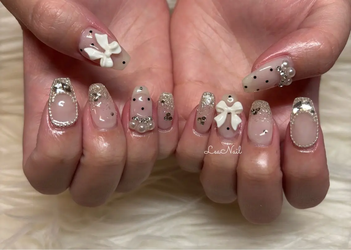ネイル ドット リボン Lea Nailのネイルデザイン