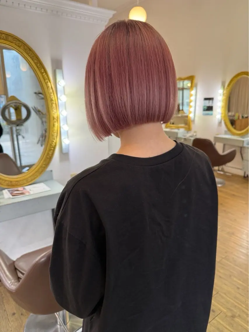 ミディアム カラー 満岡 聖奈のヘアスタイル