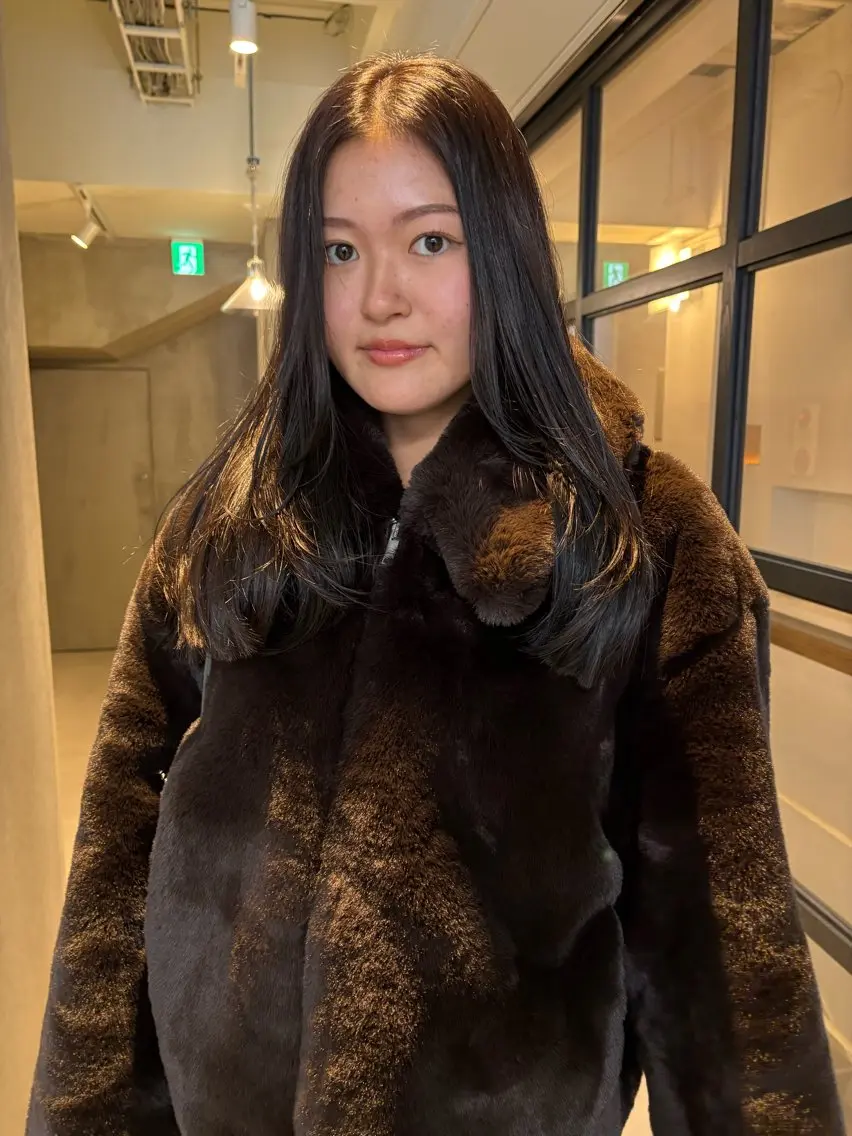 セミロング マツイ モモノのヘアスタイル