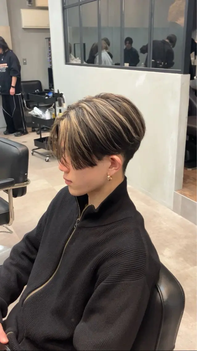 カット+メンズハイライト メッシュの写真