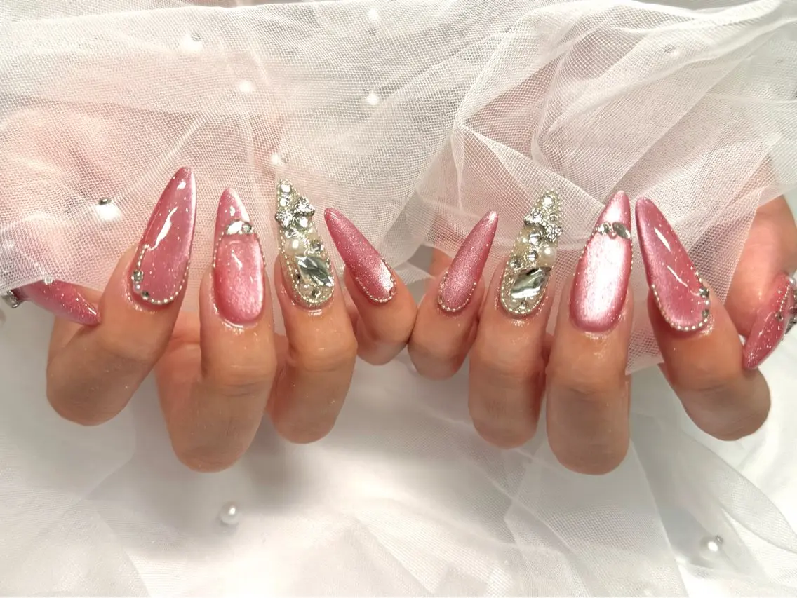 ネイル ロングネイル スカルプネイル ストーンネイル ハンドネイル 🫧Rio🫧ネイル /渋谷🫧ワンホンのネイルデザイン