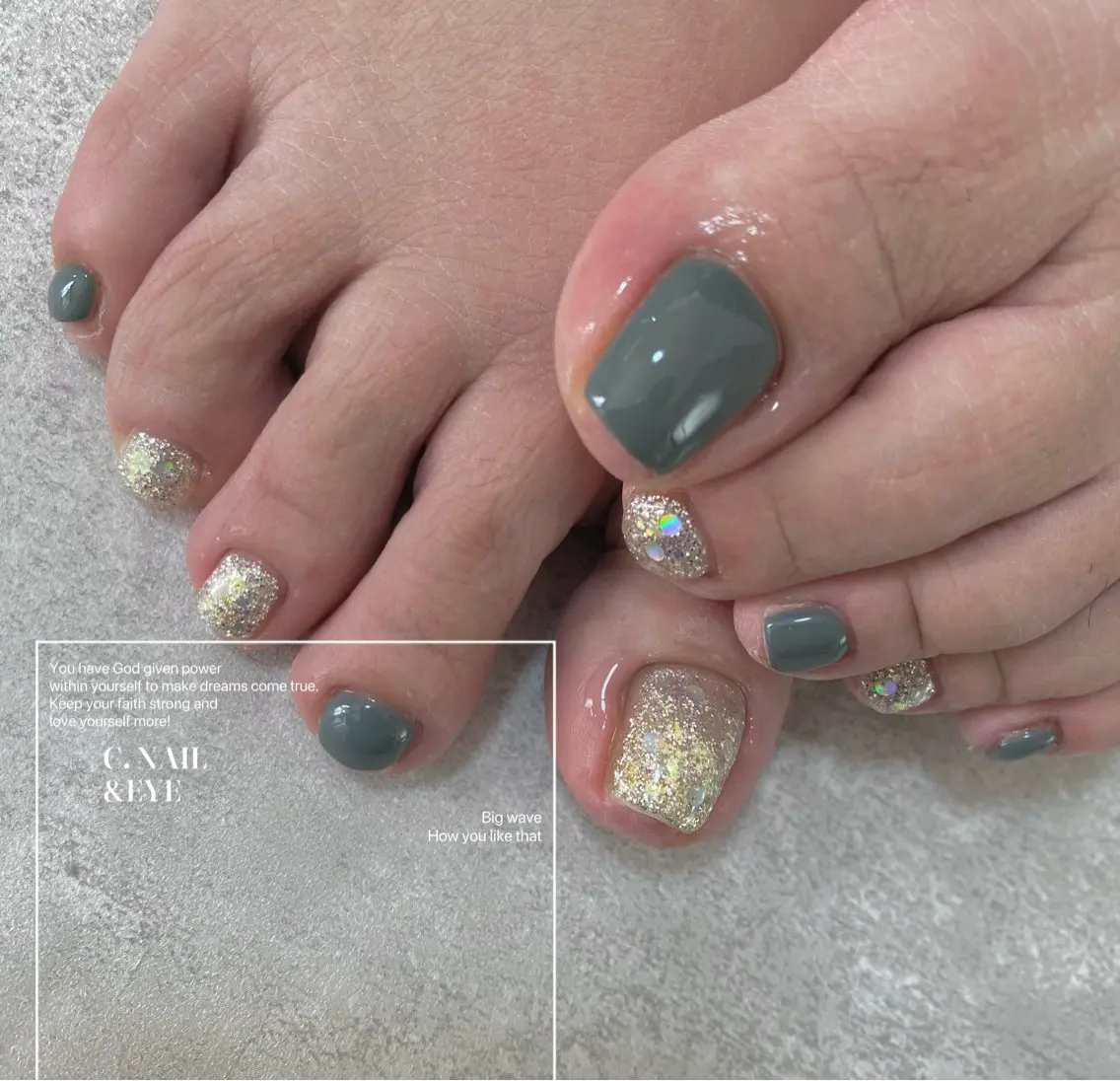 ネイル 入学式 フラッシュネイル フットネイル 卒業式 氷ネイル・うるうるネイル フットネイル C.Nail &Eyeのネイルデザイン