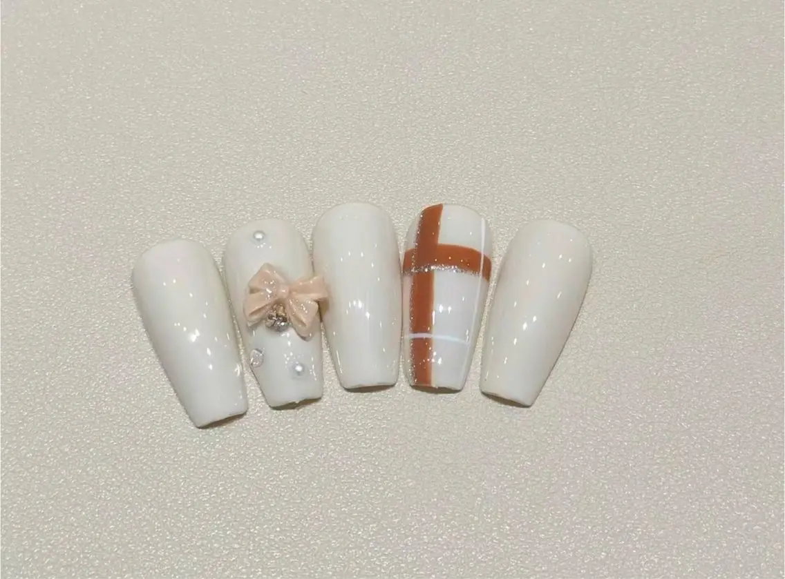 ネイル ハンドネイル CHERIR Emiのネイルデザイン