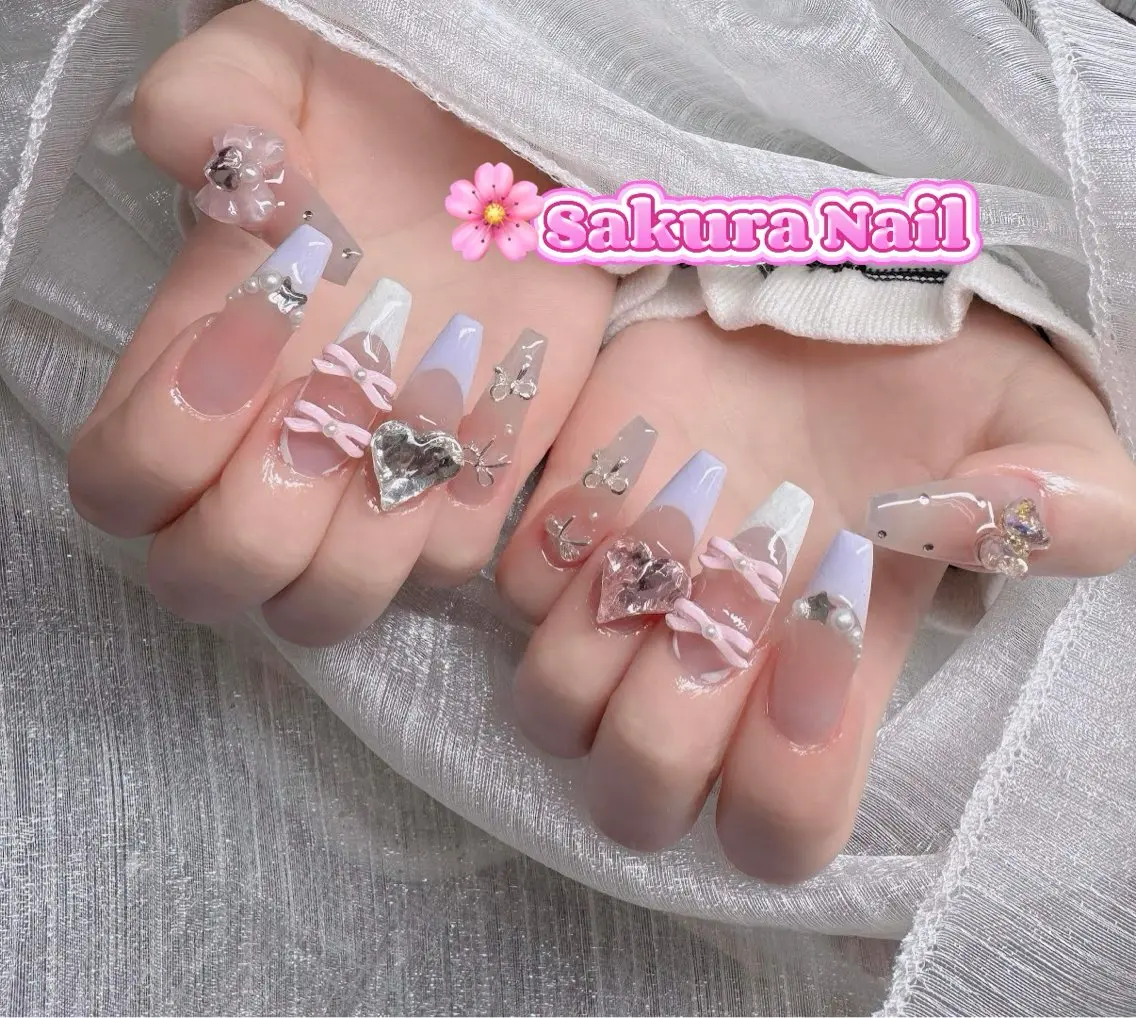 ネイル アートネイル オーロラネイル ボルドー チークネイル フレンチネイル ハンドネイル Sakura Nail Salonのネイルデザイン