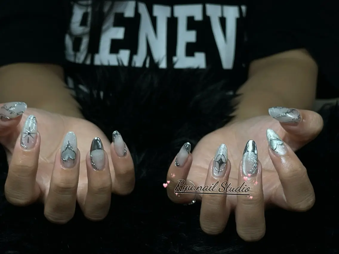 ネイル アートネイル フレンチネイル ジェルネイル キラキラネイル ニュアンスネイル ハンドネイル Ryu Nail YukiChanのネイルデザイン