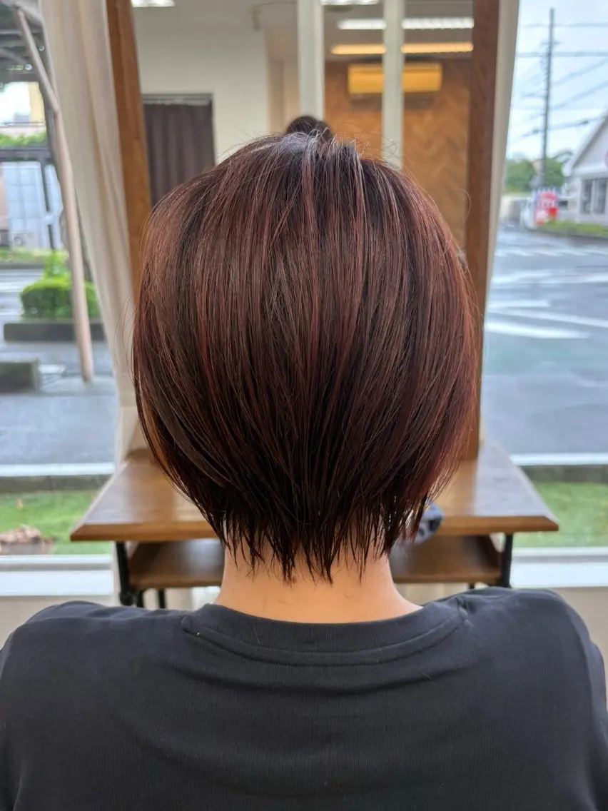 ショート ショートヘア カット ヘアカラー トリートメント issy/ハイライト ハイトーン／レイヤーのヘアスタイル