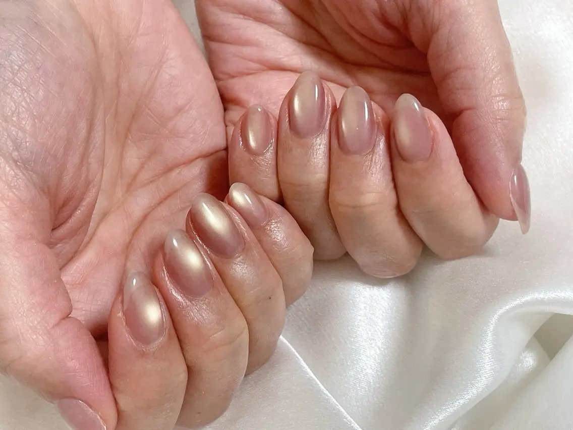 ネイル オーロラネイル フットネイル フレンチネイル ジェルネイル マグネットネイル ハンドネイル mogunail &blowのネイルデザイン