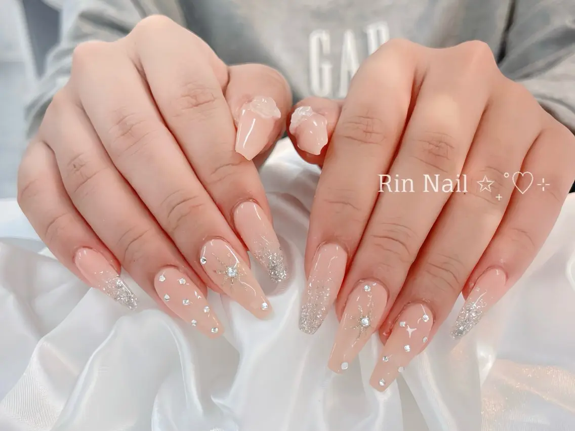 ネイル アートネイル チークネイル ジェルネイル ロングネイル マグネットネイル ハンドネイル Rin Nail 新大久保店のネイルデザイン