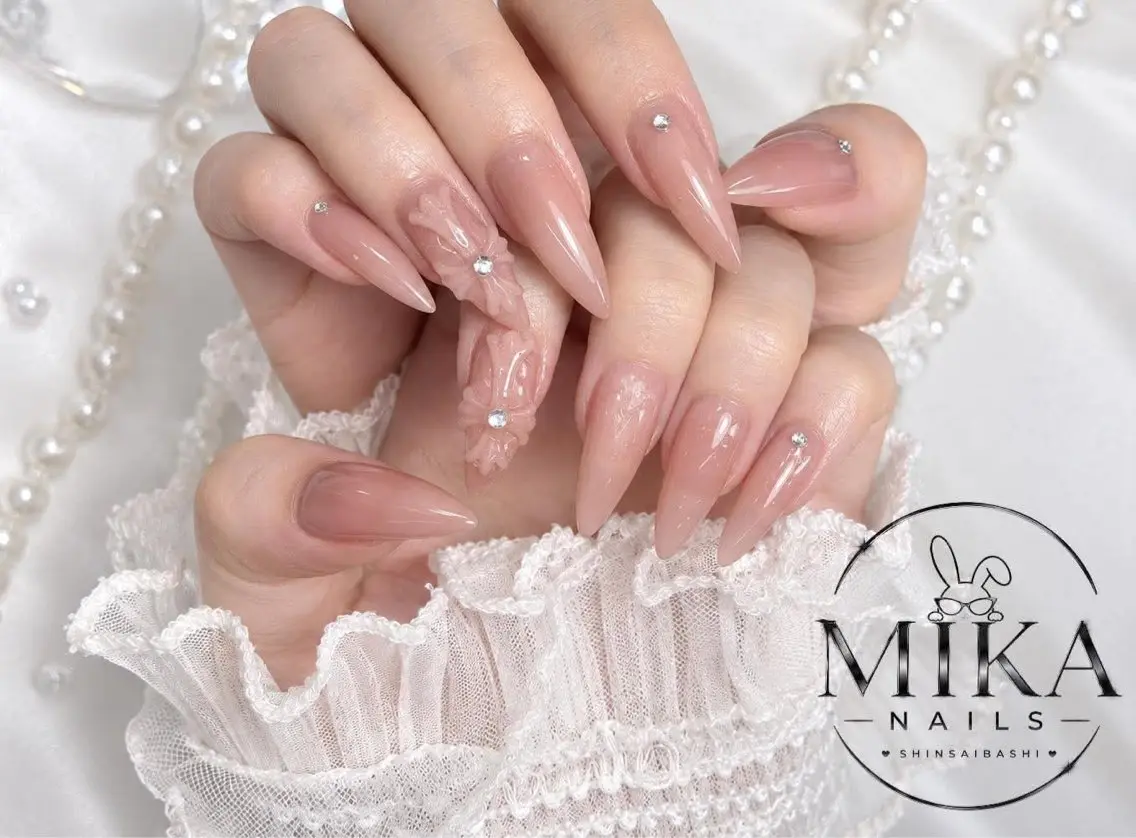 ネイル ガーリー キラキラネイル 韓国ネイル ロングネイル シンプルネイル ハンドネイル 🦊Genie🦊 Mika Nailsのネイルデザイン