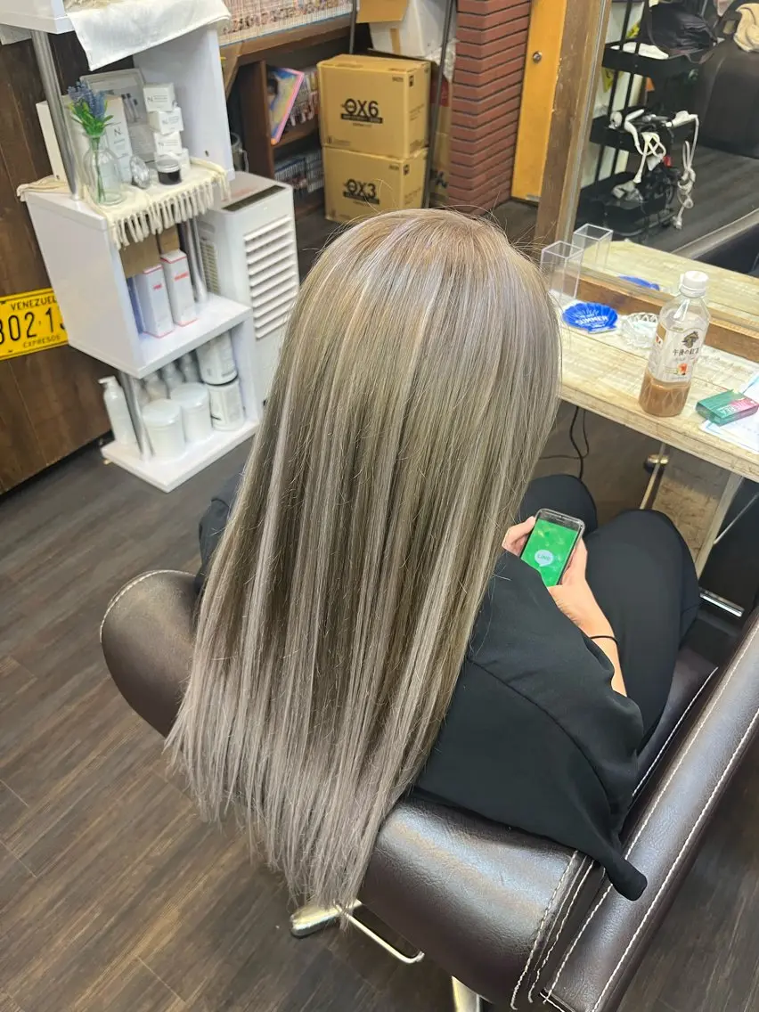 ロング カラー はやと【エクステ ×ブリーチ特化】のヘアスタイル