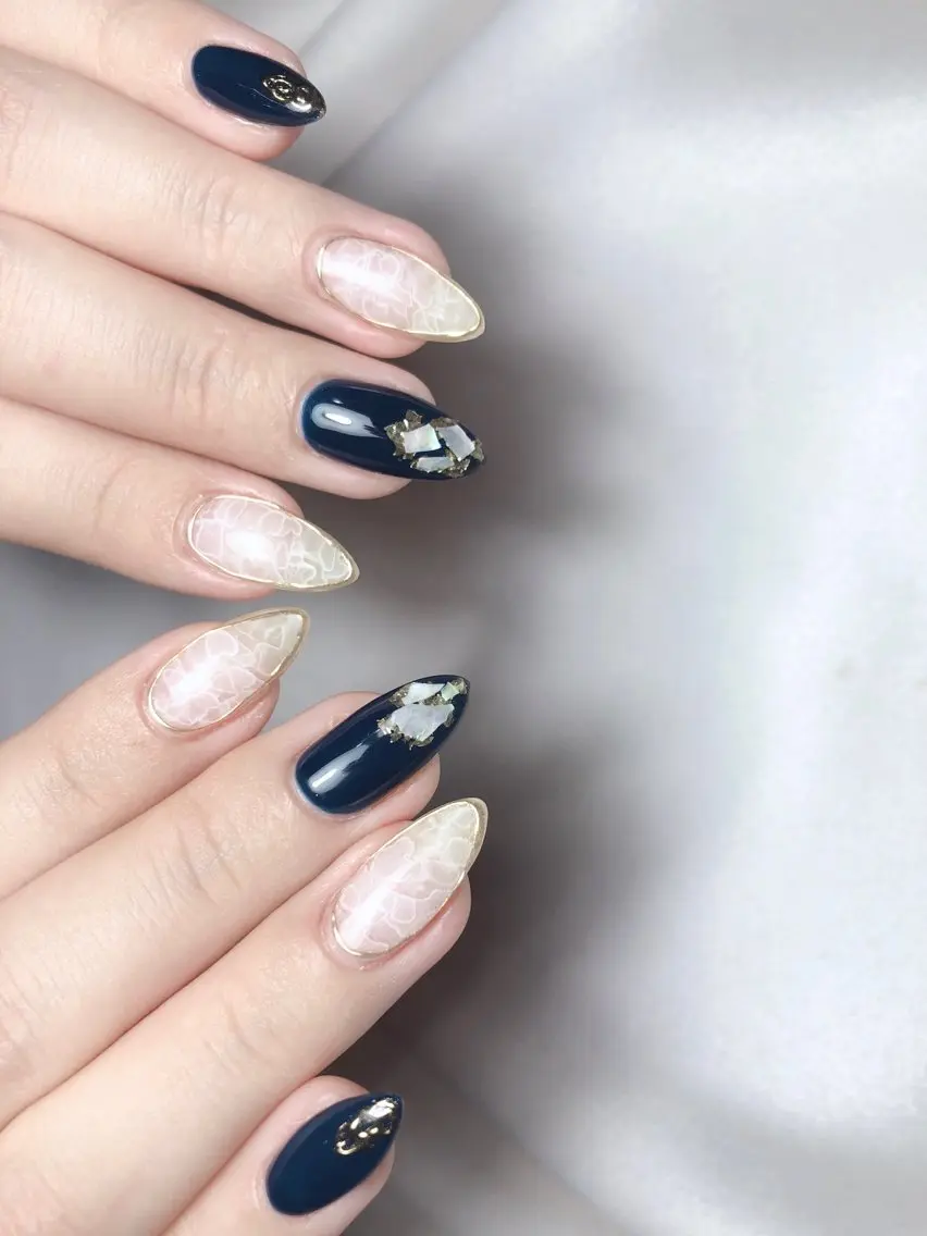 ネイル ネイビー ホワイト ハンドネイル saki_ nail heronのネイルデザイン