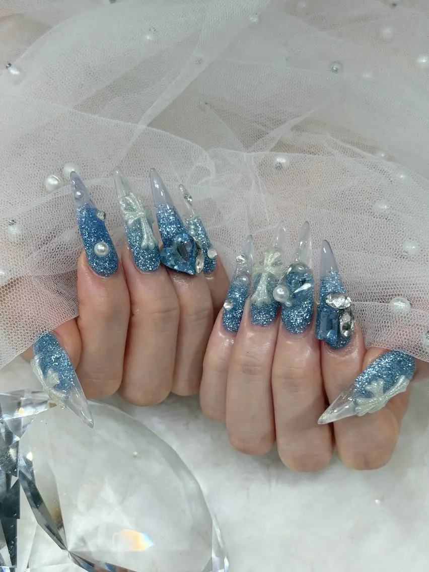 ネイル ハンドネイル ベスティオーラ aineのネイルデザイン