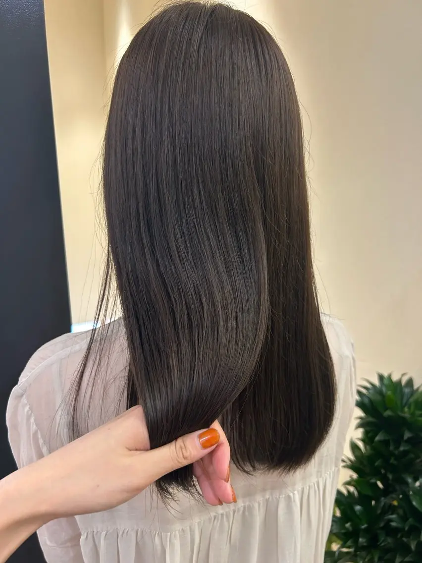 ロング カラー グレージュ hubhair レイヤー/透明感のヘアスタイル