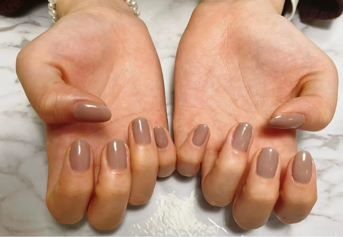 ミディアム ネイル シンプルネイル salon ナチュレのネイルデザイン