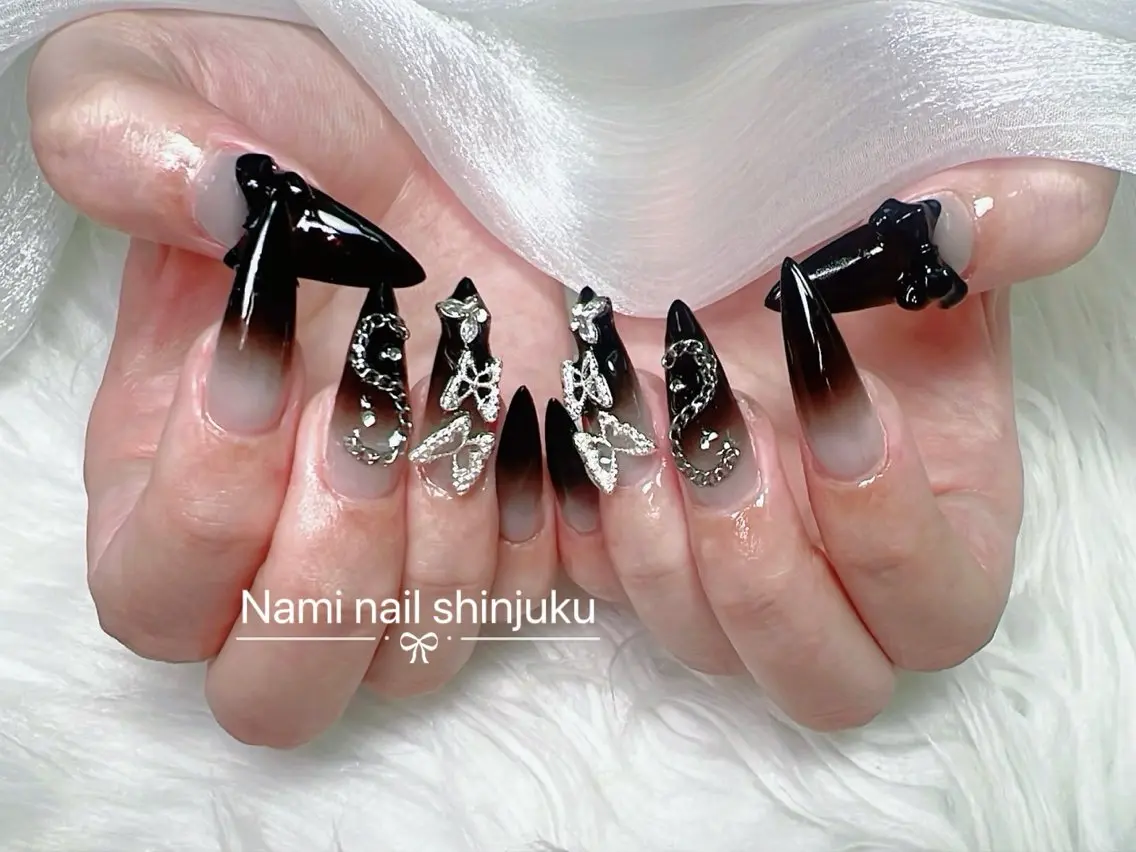 ネイル 長さ出し ガーリー 韓国ネイル ロングネイル 持ち込み ハンドネイル Nami nail salonのネイルデザイン