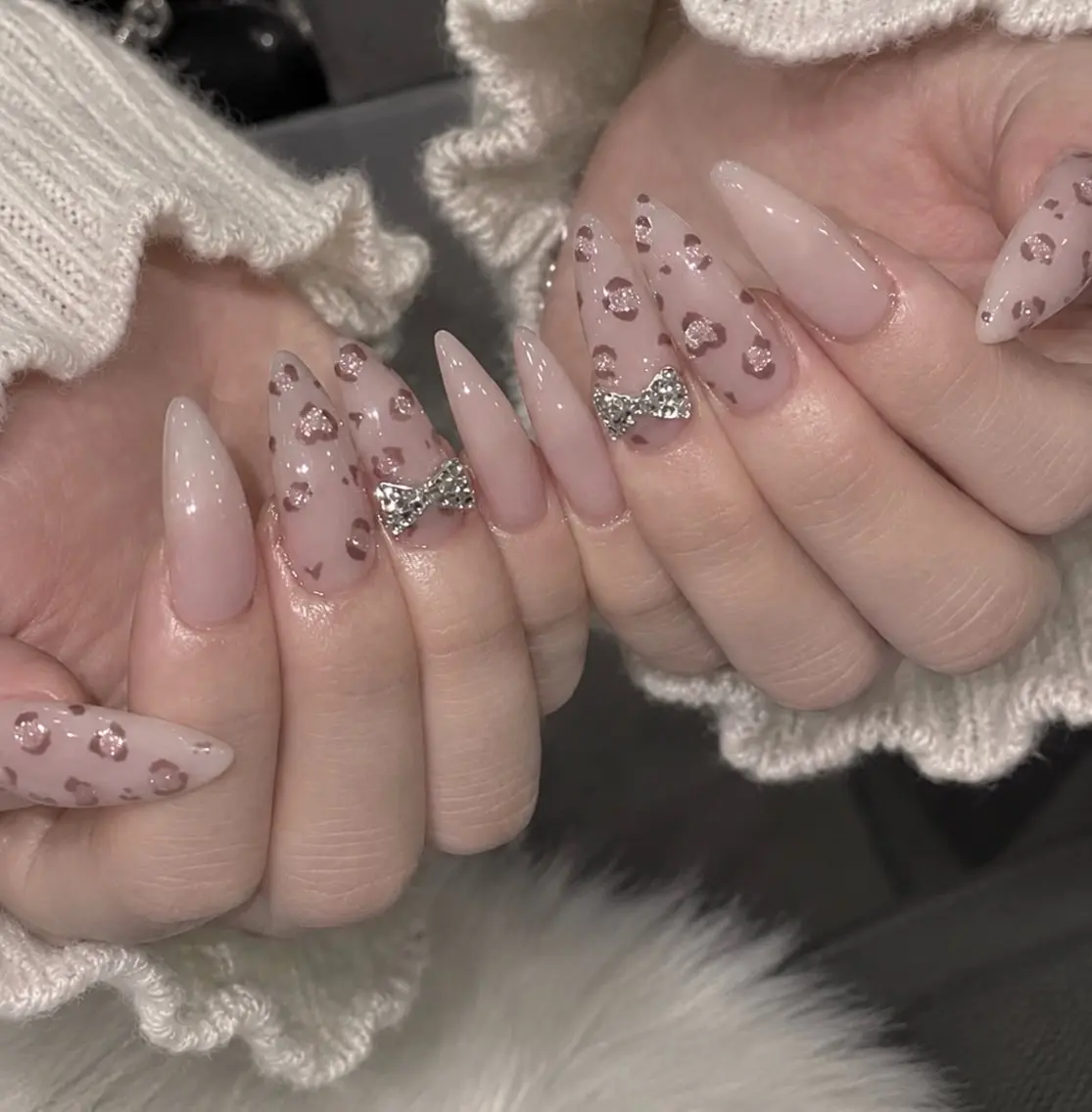 ネイル キラキラネイル 韓国ネイル マグネットネイル 持ち込み ワンホンネイル ハンドネイル ハンドケア Luna nail_Royalのネイルデザイン