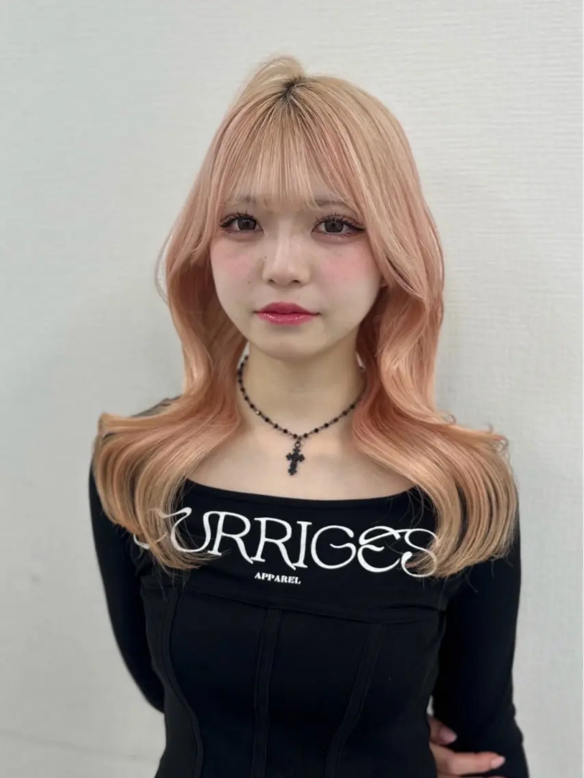トレンドレイヤーカット+垢抜けが叶う🤍ブリーチありダブルカラー+コテ巻き仕上げ🤍【カット】+【ダブルカラー】の写真
