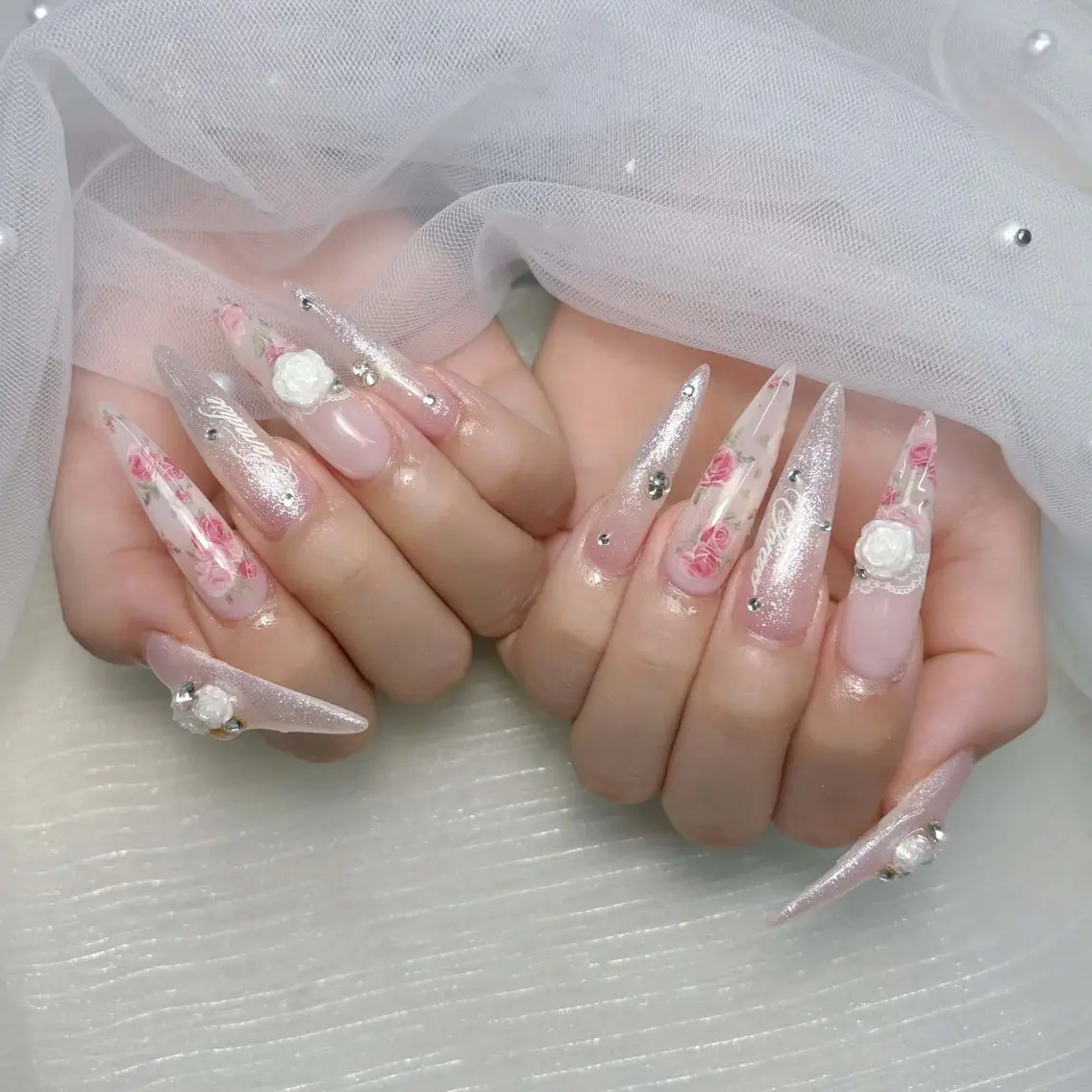 ネイル オーロラネイル チークネイル フラッシュネイル フレンチネイル ジェルネイル ハンドネイル Hann Nailのネイルデザイン