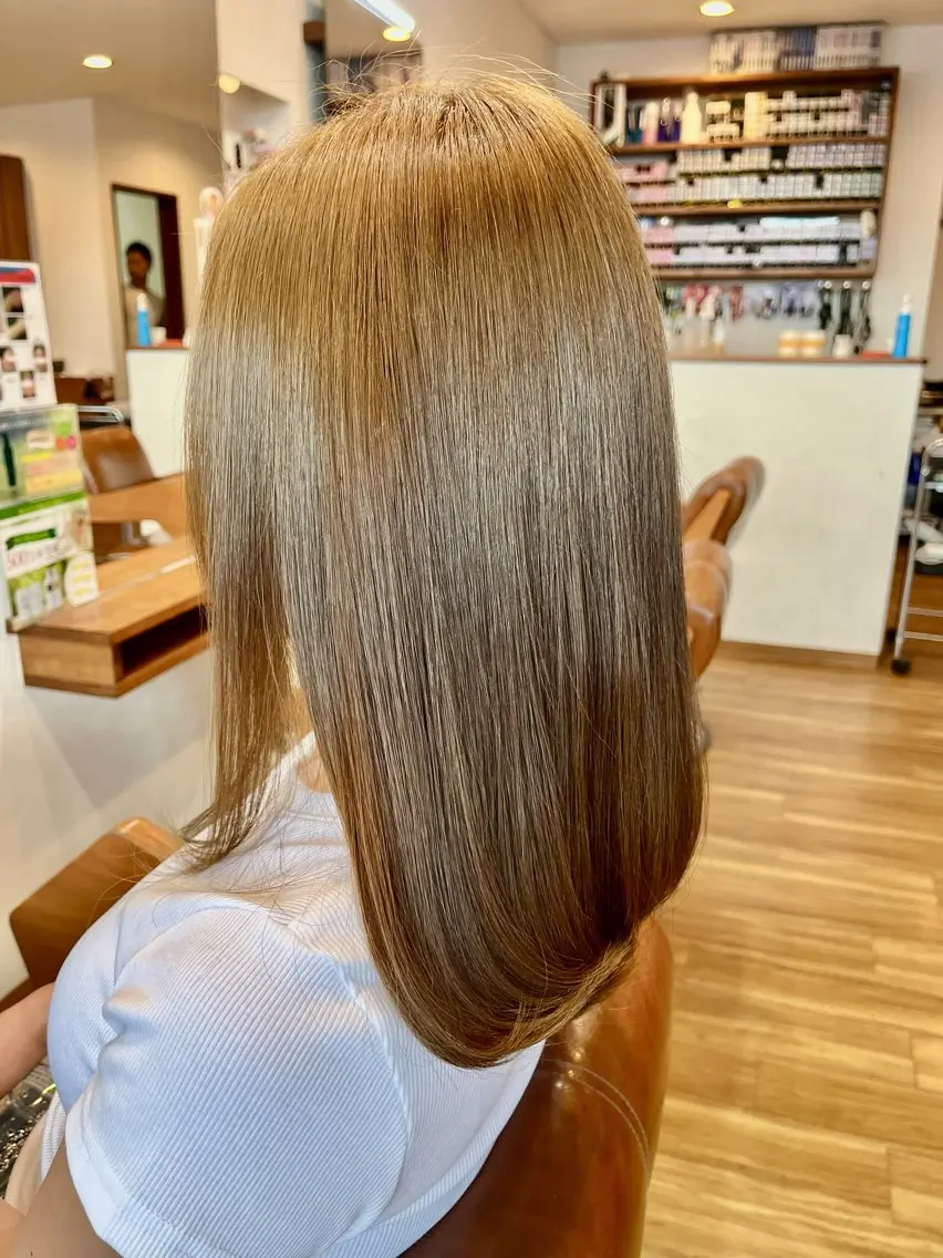 セミロング カラー ベージュカラー ブラウンカラー ヘアカラー トリートメント 心cocoro Shizukaのヘアスタイル