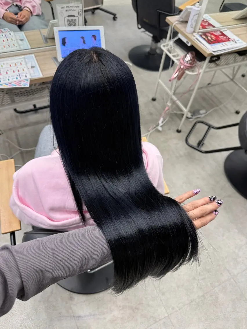 ロング ヘアカラー 小原 有桜のヘアスタイル