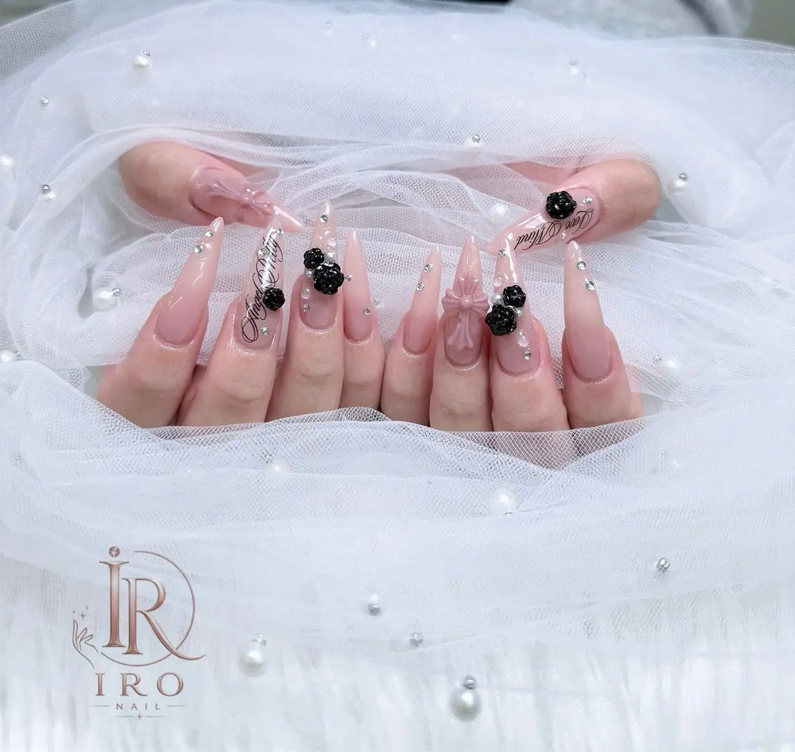 ネイル ハンドネイル IRO Nail Studioのネイルデザイン
