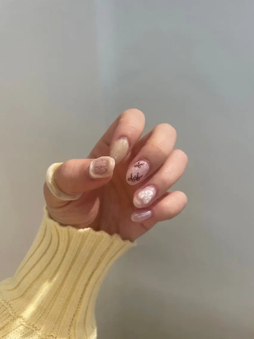 ネイル 韓国ネイル emi 🧸のネイルデザイン