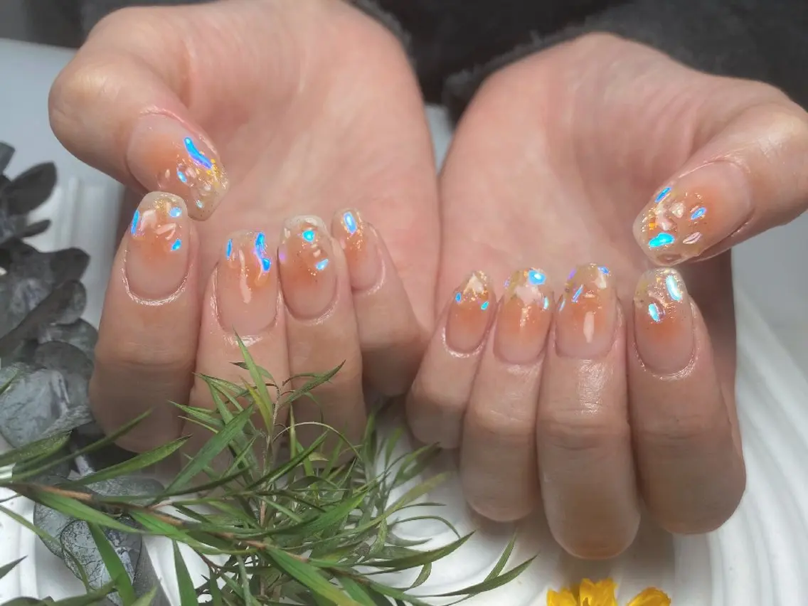 ネイル チークネイル フレンチネイル ジェルネイル ガラスフレンチ キラキラネイル ハンドネイル UM Nail Salonのネイルデザイン