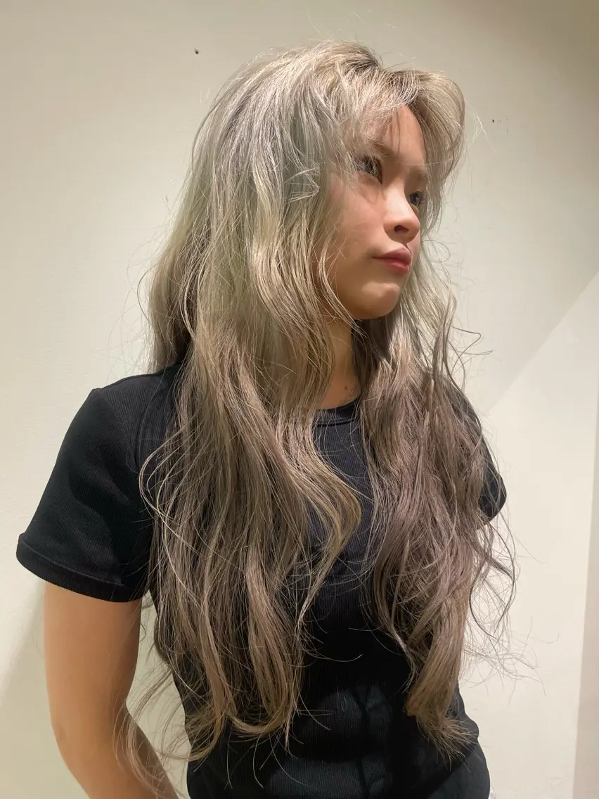 ロング ヘアカラー 太田 遙のヘアスタイル