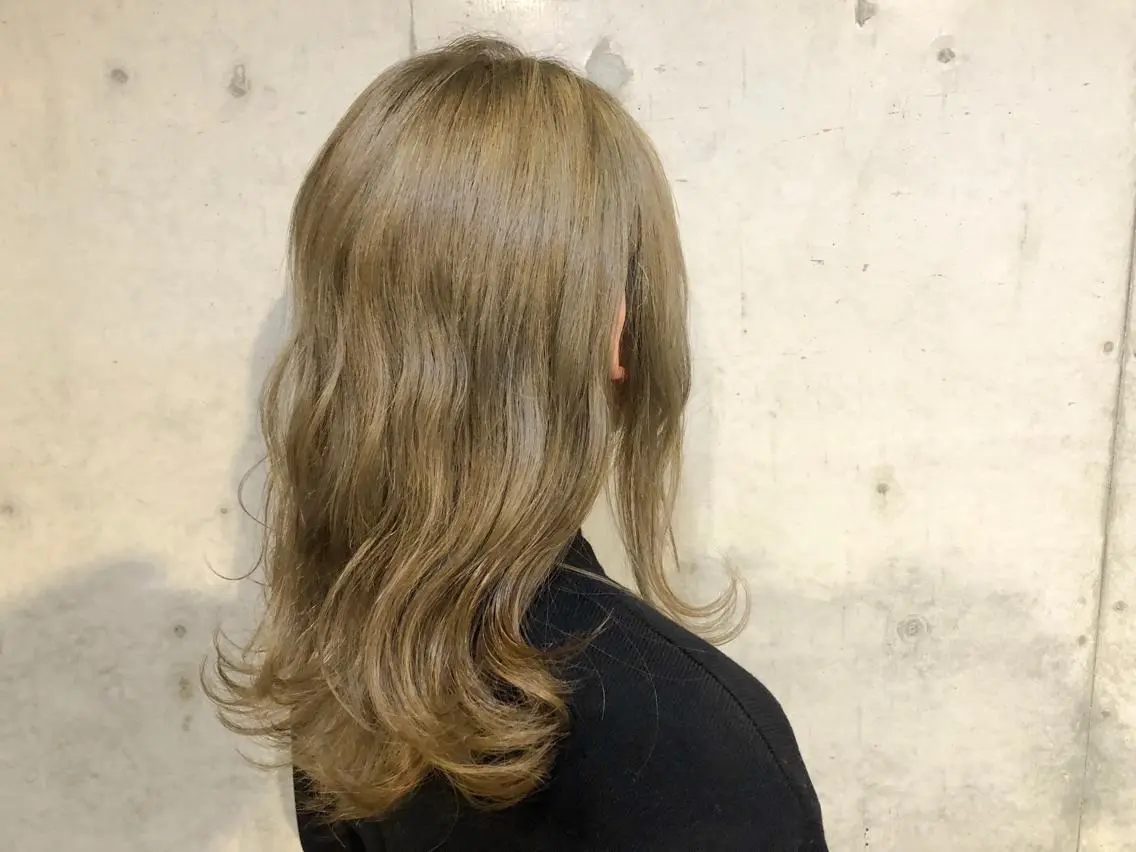 ロング カラー 藤原 ちひろのヘアスタイル