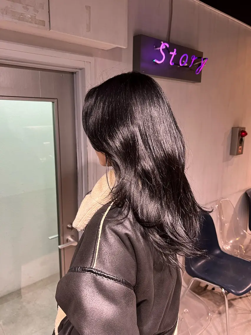 ロング カラー 黒髪 ブルーカラー ブルーブラック 髪質改善 韓国風ヘア カット ヘアカラー トリートメント NANAMI🩵 大人可愛い韓国ヘアのヘアスタイル