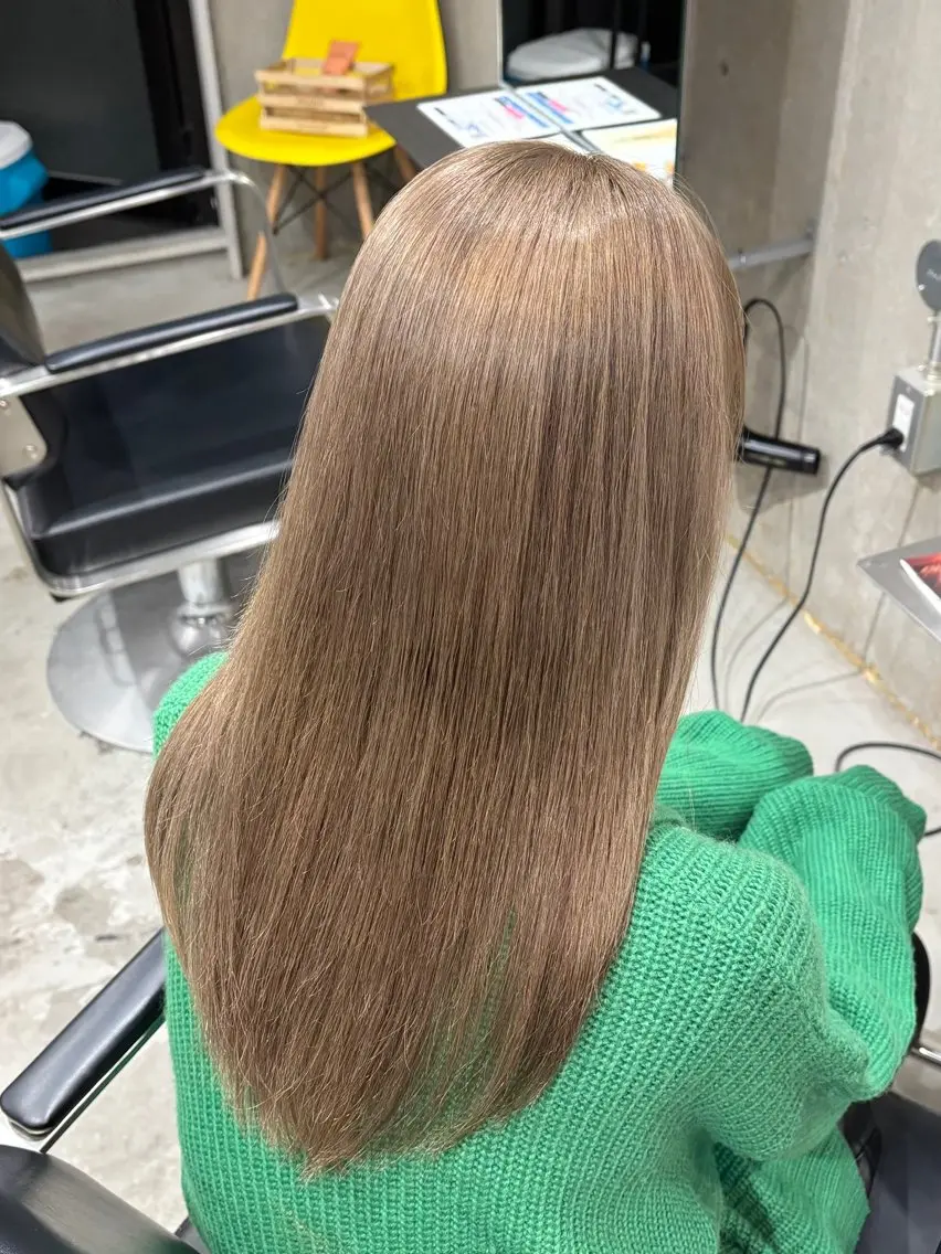 セミロング 緑川 佳薫のヘアスタイル