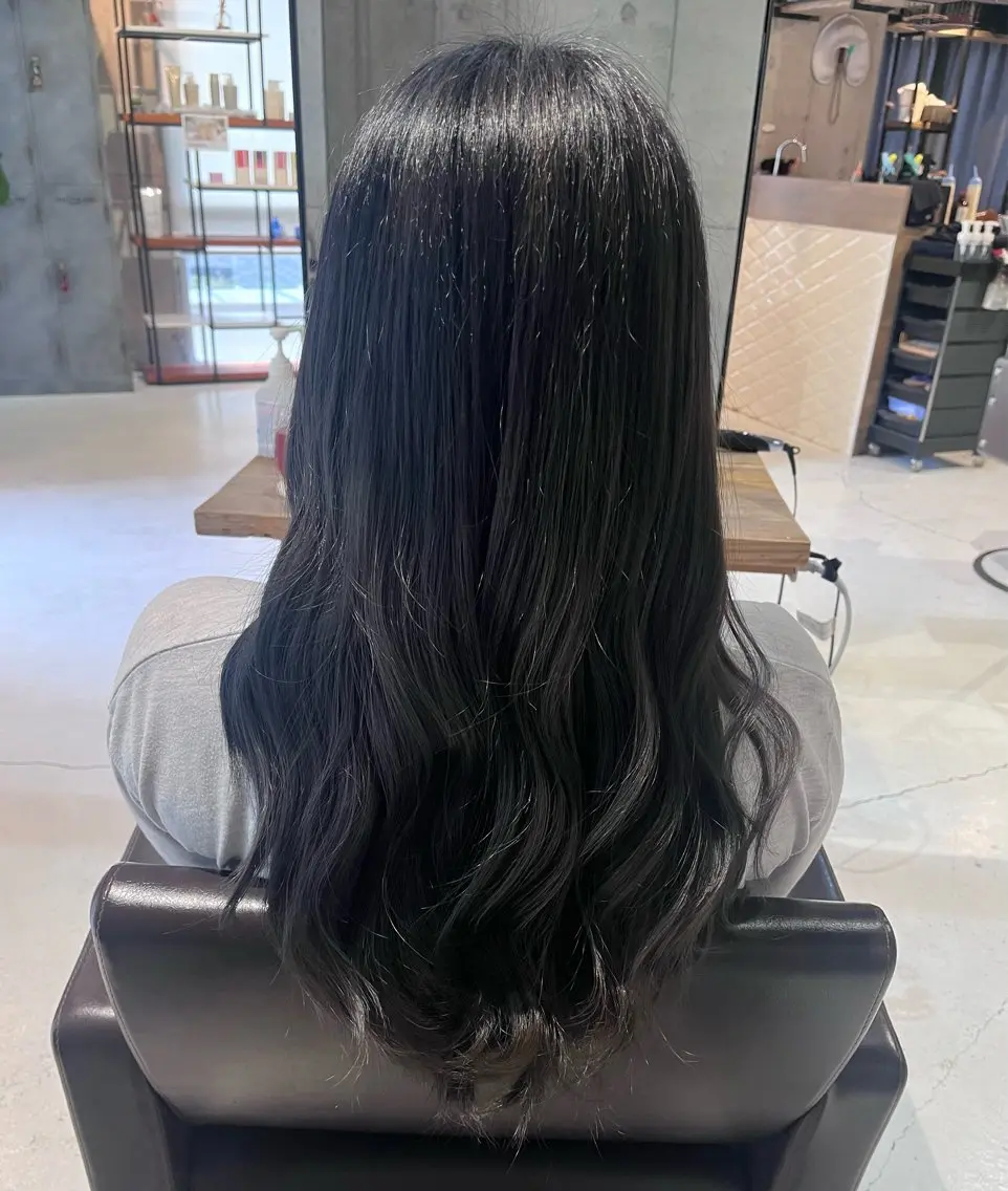 ロング 及川 亜美のヘアスタイル