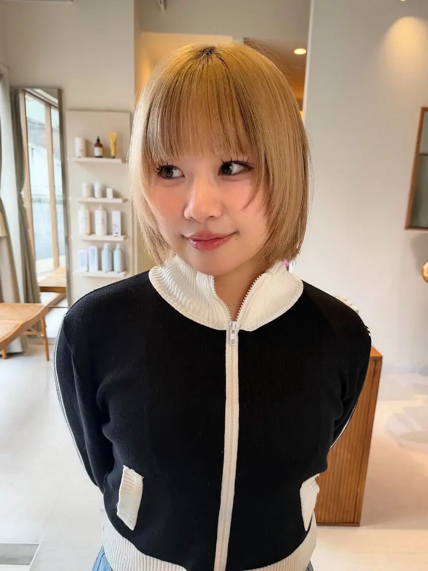 ショート カラー パーマ🌀/縮毛🪡 透明感カラー🧊のヘアスタイル