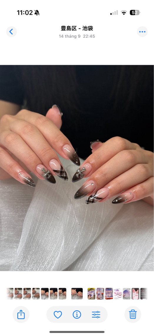 ネイル オーロラネイル ブルー チークネイル フレンチネイル グラデーション ハンドネイル HANA NAILSのネイルデザイン